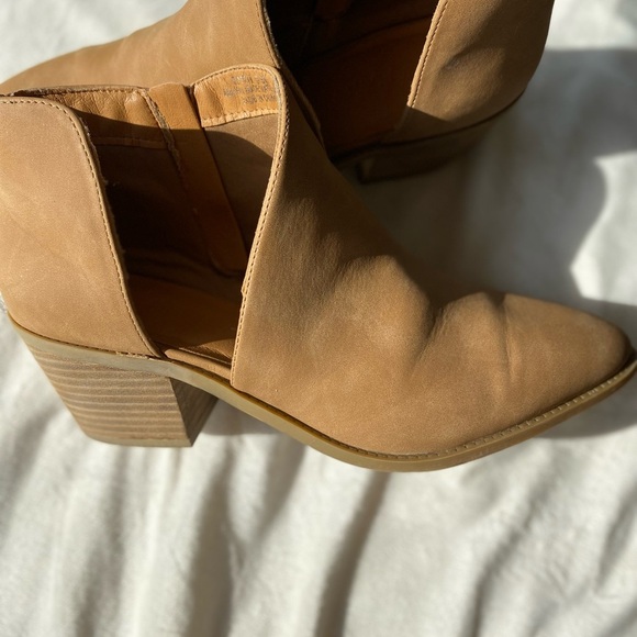 Women's Tan Ankle Boots - Picture 11 of 12